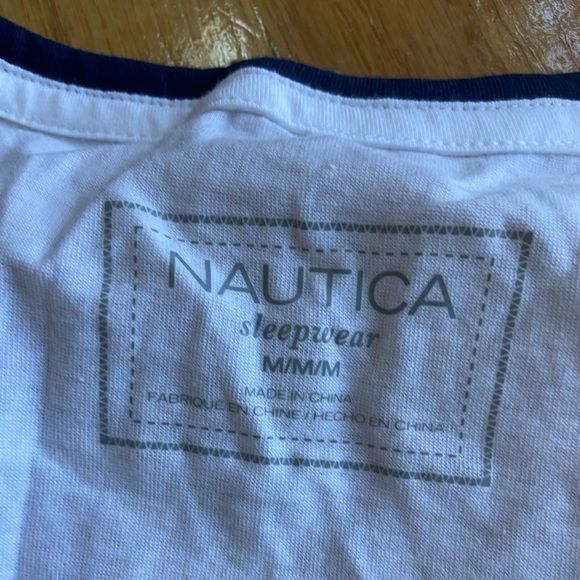 Nautica tshirt. - Picture 2 of 4